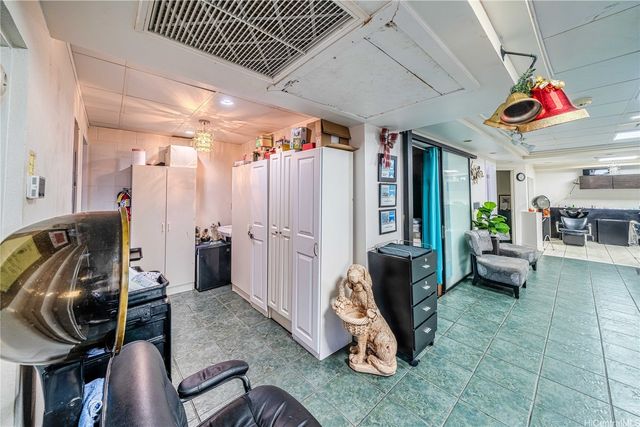 2203 Young Street 1, Honolulu, HI 96826