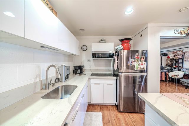 2203 Young Street 1, Honolulu, HI 96826
