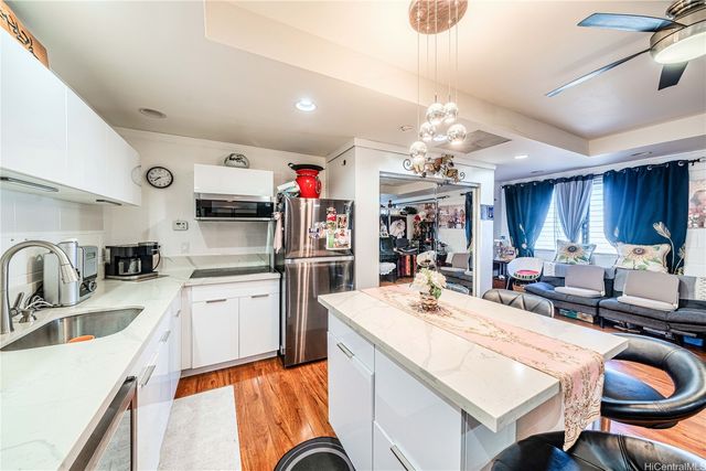 2203 Young Street 1, Honolulu, HI 96826