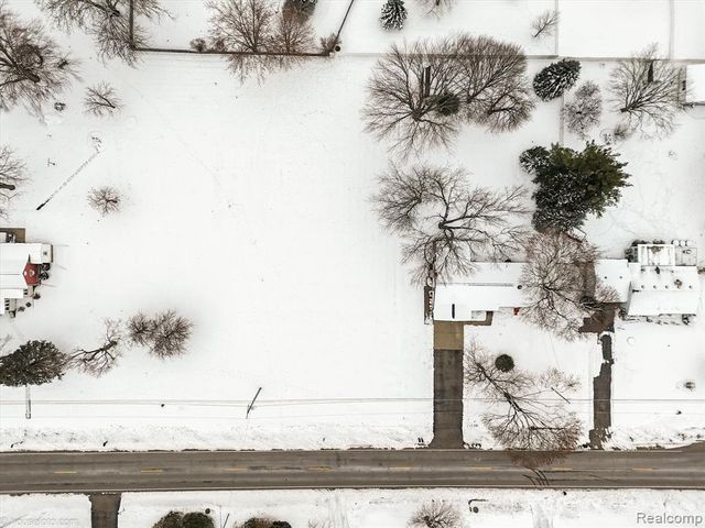 S Genesee Road, Grand Blanc, MI 48439