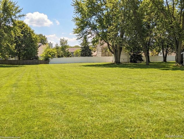 S Genesee Road, Grand Blanc, MI 48439