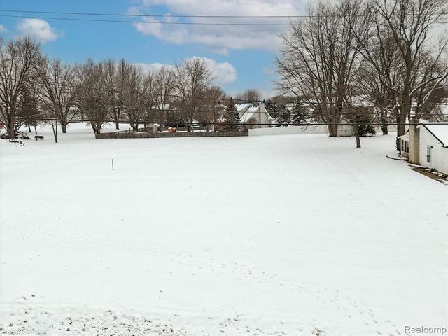 S Genesee Road, Grand Blanc, MI 48439