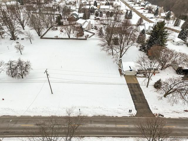 S Genesee Road, Grand Blanc, MI 48439