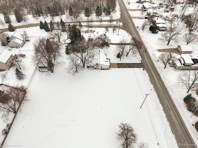 S Genesee Road, Grand Blanc, MI 48439