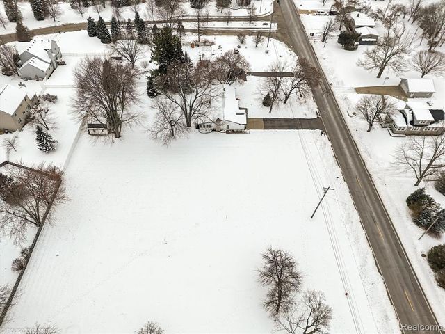 S Genesee Road, Grand Blanc, MI 48439