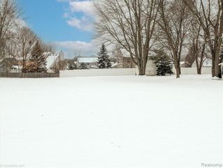 S Genesee Road, Grand Blanc, MI 48439