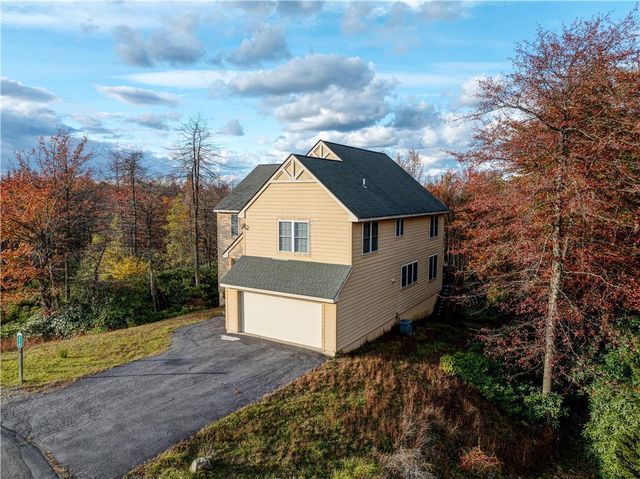 218 Hermit Thrush Road, Tobyhanna Twp, PA 18350