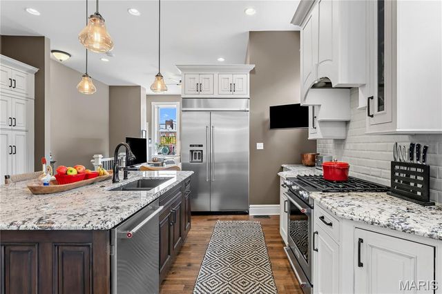 2319 Whittemore Place, St Louis, MO 63104