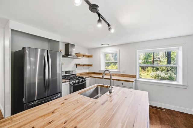 169 North Brownell Road, Williston, VT 05495