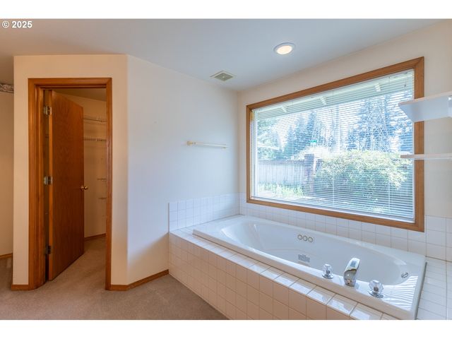 10605 Ne 19TH St, Vancouver, WA 98664