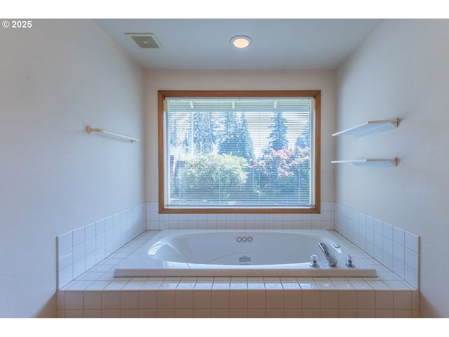 10605 Ne 19TH St, Vancouver, WA 98664