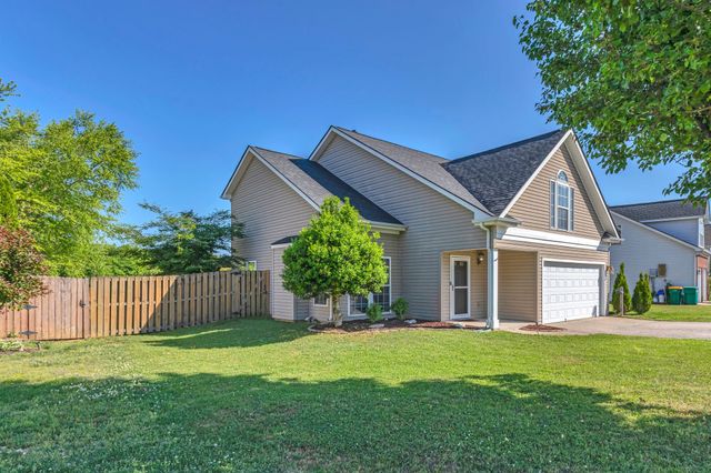 425 Creekside Ln, Spring Hill, TN 37174