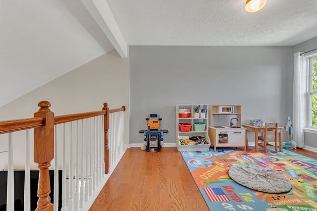 425 Creekside Ln, Spring Hill, TN 37174