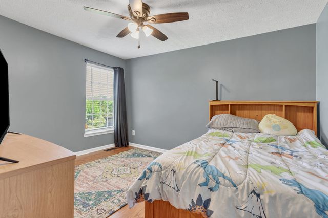 425 Creekside Ln, Spring Hill, TN 37174