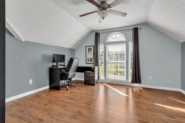 425 Creekside Ln, Spring Hill, TN 37174