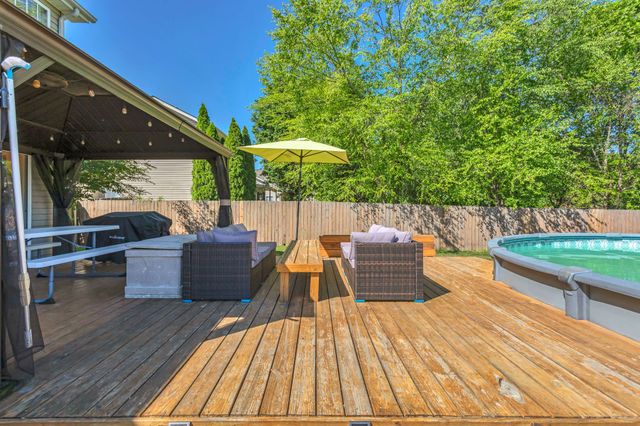 425 Creekside Ln, Spring Hill, TN 37174