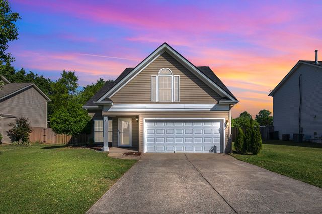 425 Creekside Ln, Spring Hill, TN 37174