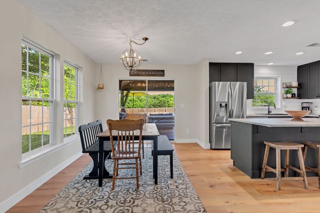 425 Creekside Ln, Spring Hill, TN 37174