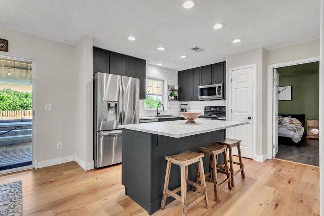 425 Creekside Ln, Spring Hill, TN 37174