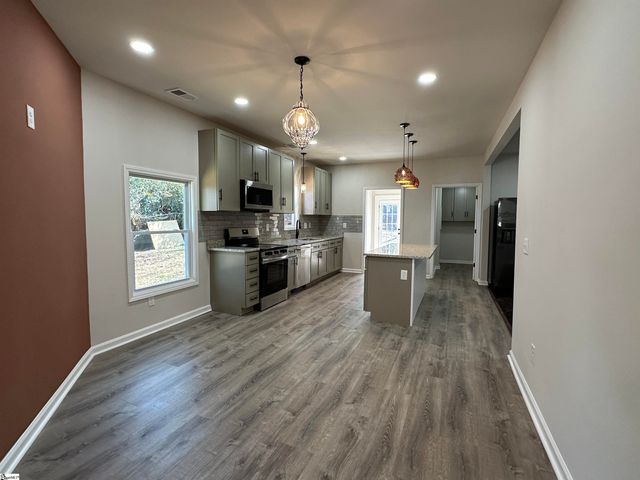 122 Sunset Drive, Gaffney, SC 29340