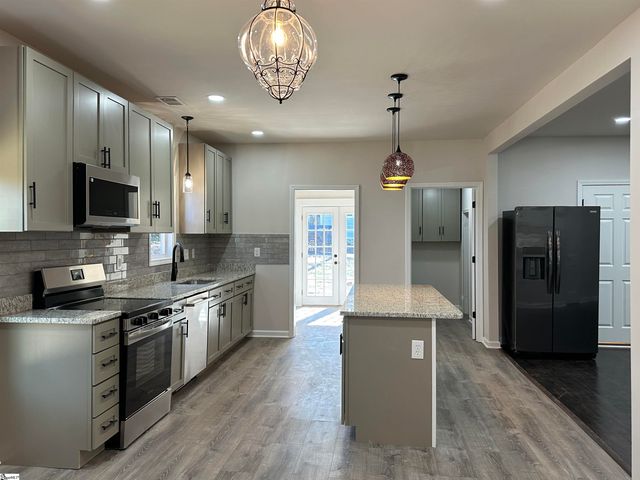 122 Sunset Drive, Gaffney, SC 29340