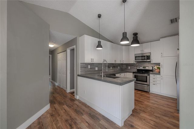 2756 BRAHAM COURT, Palm Harbor, FL 34684