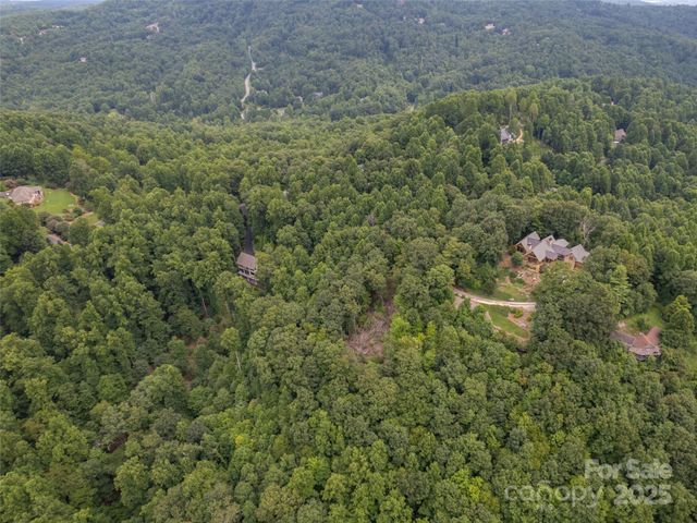 20 Highland Point Drive, Hendersonville, NC 28739