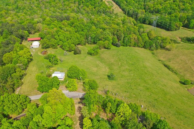 3915 Oak Ridge Rd, Palmyra, TN 37142