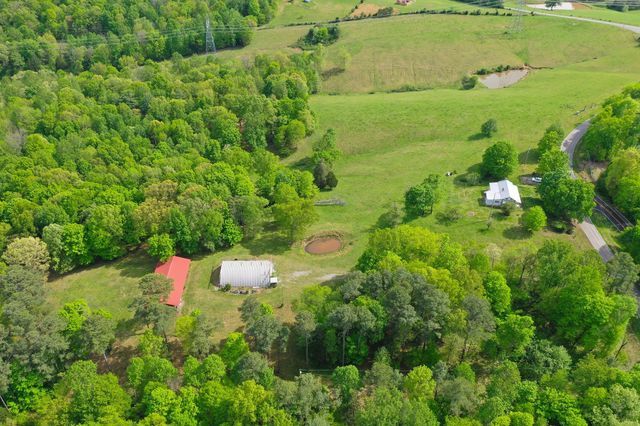 3915 Oak Ridge Rd, Palmyra, TN 37142