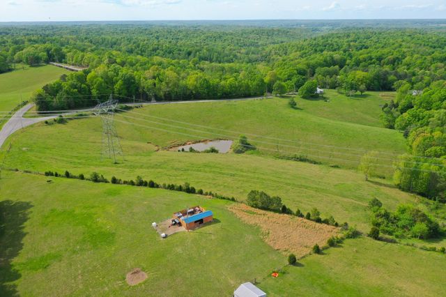 3915 Oak Ridge Rd, Palmyra, TN 37142