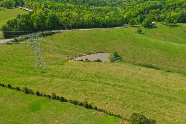 3915 Oak Ridge Rd, Palmyra, TN 37142