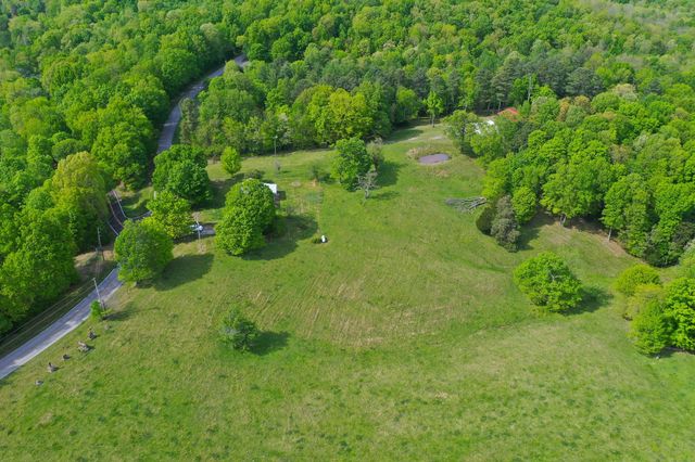 3915 Oak Ridge Rd, Palmyra, TN 37142