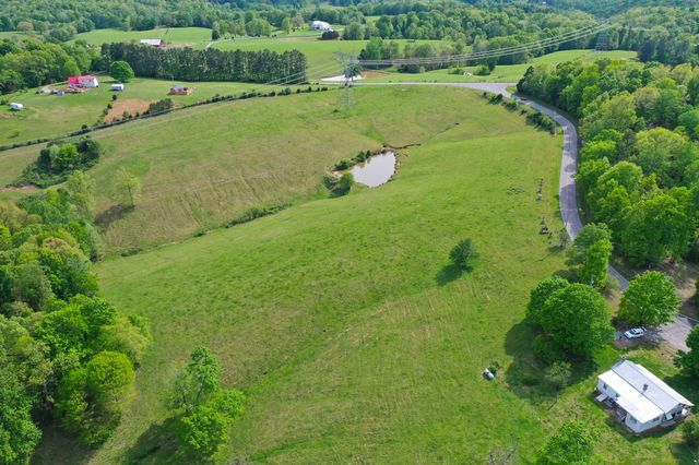 3915 Oak Ridge Rd, Palmyra, TN 37142