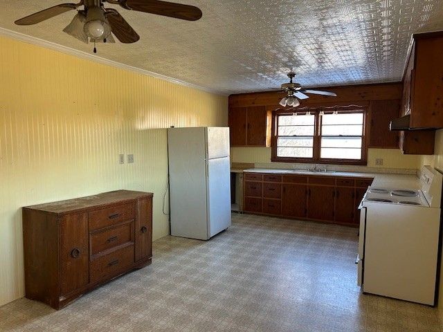 3915 Oak Ridge Rd, Palmyra, TN 37142