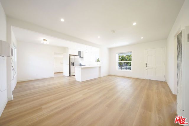 14177 Osborne Street, Panorama City (los Angeles), CA 91402