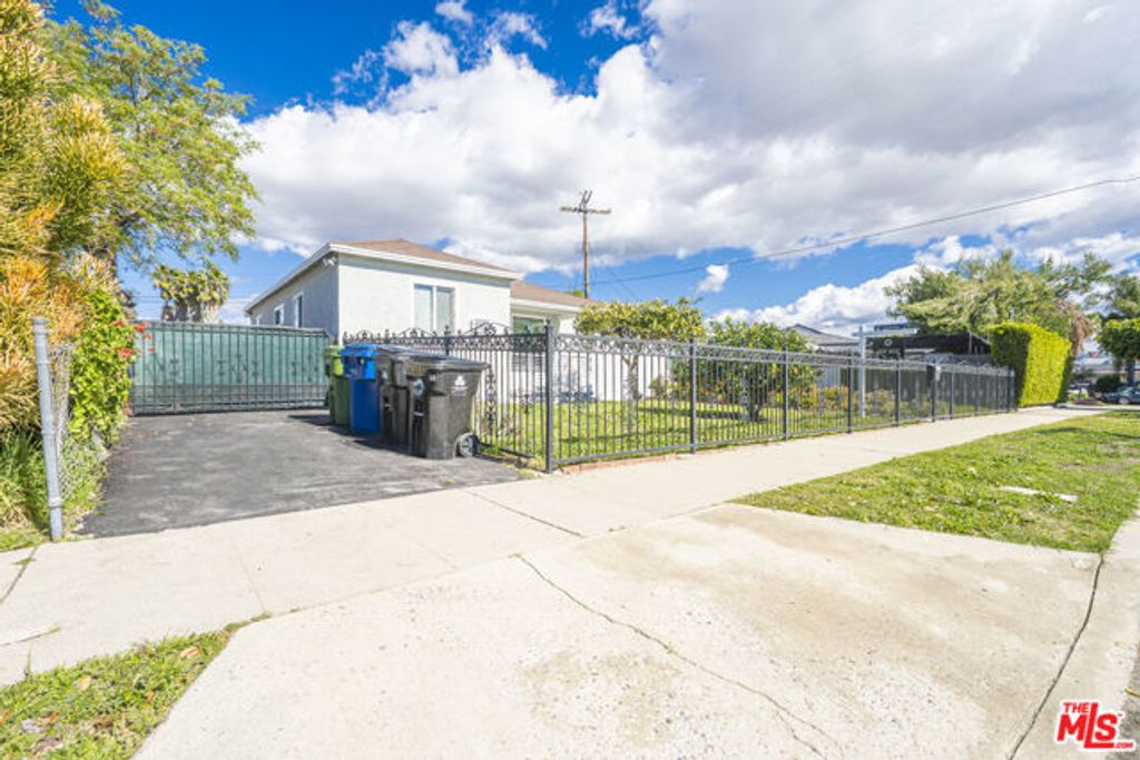 14177 Osborne Street, Panorama City (los Angeles), CA 91402