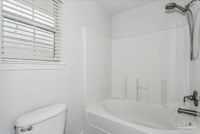 800 Bunting Ct, Cantonment, FL 32533