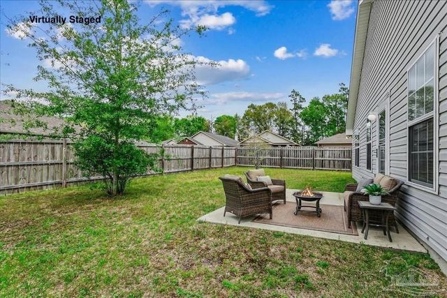 800 Bunting Ct, Cantonment, FL 32533