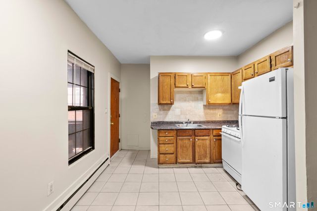 26-28 Lawrence Street 28-6, Hartford, CT 06106