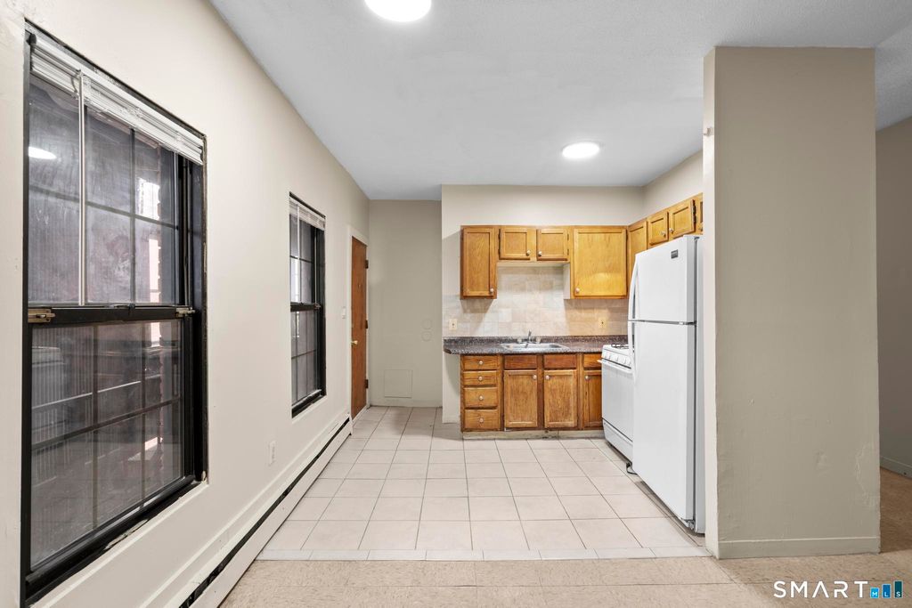 26-28 Lawrence Street 28-6, Hartford, CT 06106