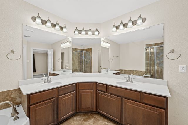 6944 Carrington Lane, Fort Worth, TX 76137