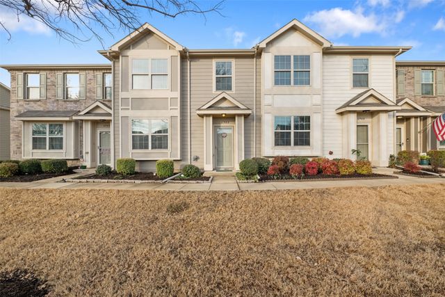 6944 Carrington Lane, Fort Worth, TX 76137