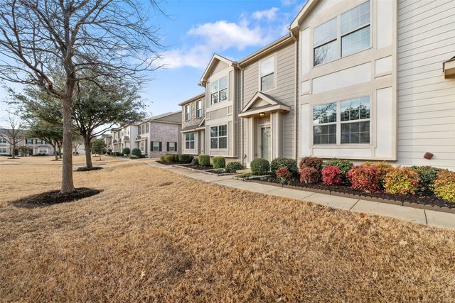 6944 Carrington Lane, Fort Worth, TX 76137