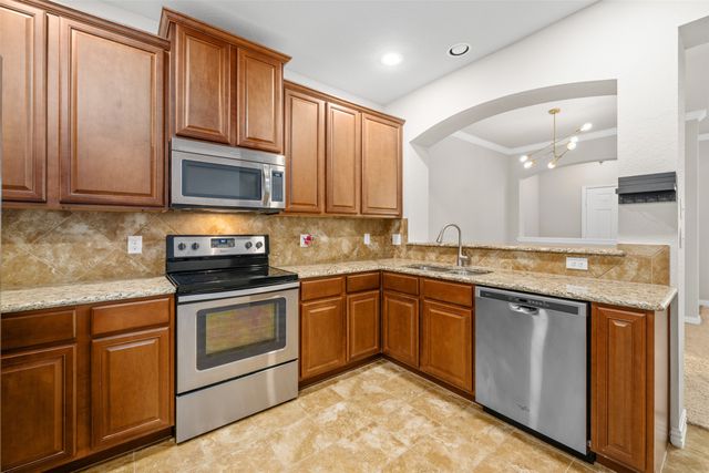 6944 Carrington Lane, Fort Worth, TX 76137