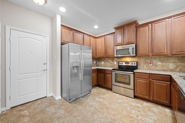 6944 Carrington Lane, Fort Worth, TX 76137