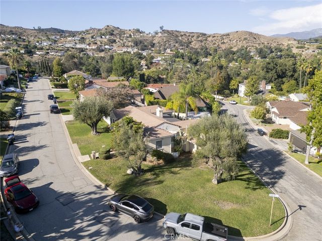 1233 Imperial Drive, Glendale, CA 91207