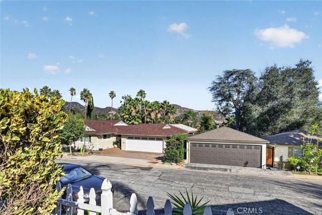 1233 Imperial Drive, Glendale, CA 91207