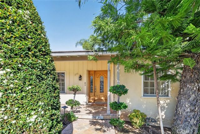 1233 Imperial Drive, Glendale, CA 91207