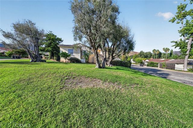 1233 Imperial Drive, Glendale, CA 91207