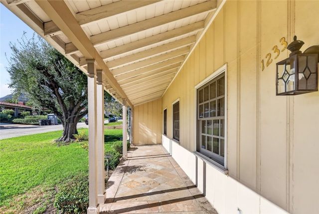 1233 Imperial Drive, Glendale, CA 91207
